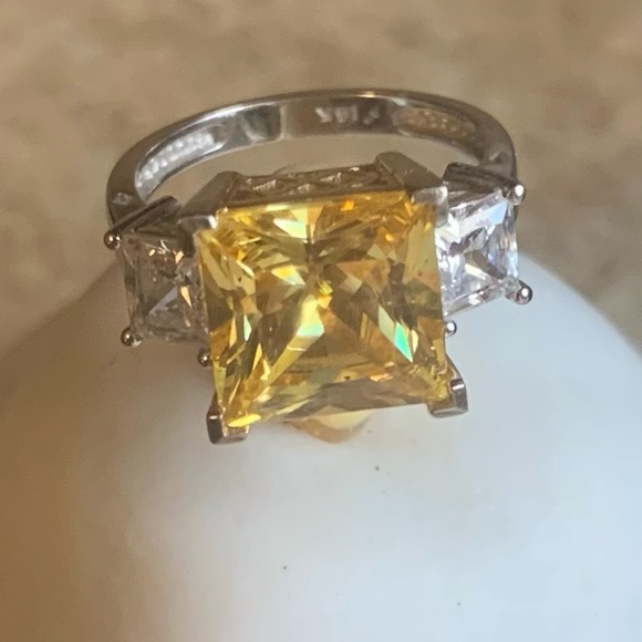 Citrine 14k full White Gold. Princess cut Citrine/Topaz Ring sz 6 - Picture 6 of 8